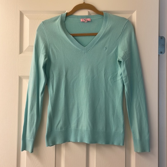 Lilly Pulitzer Sweaters - Lilly Pulitzer v-neck light blue sweater